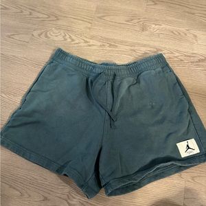 Jordan Women’s Essential Fleece Shorts Loose Edition